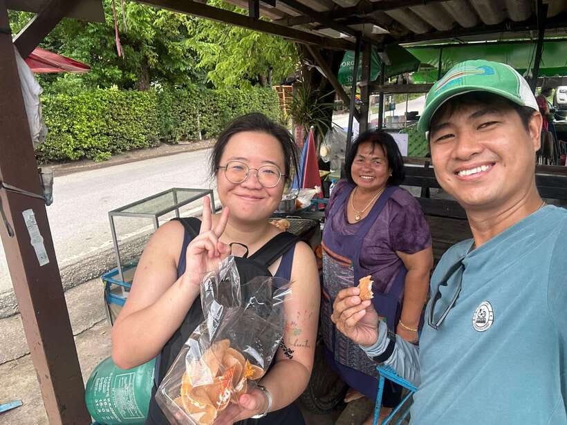 Bangkok: Bang Kachao Green Lung Bike Tour - A short kayak trip through the canals