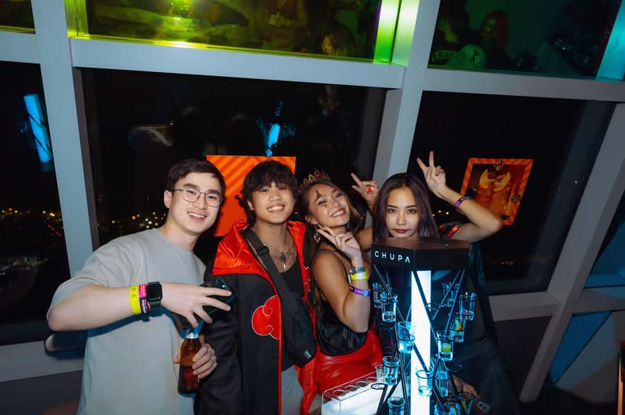 Bangkok: Bar and Club Crawl - Four stops, four different kinds of nightlife