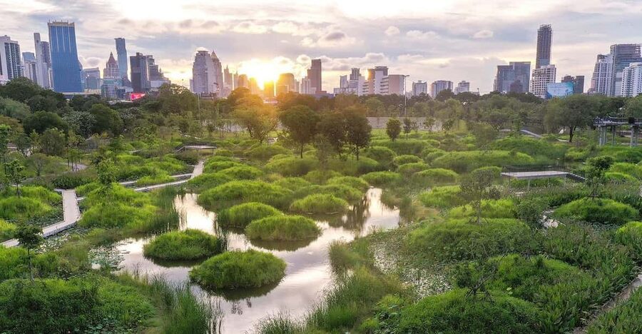 Bangkok Bicycle rental Benjakitti Park - Why Benjakitti Park works well for a bicycle outing