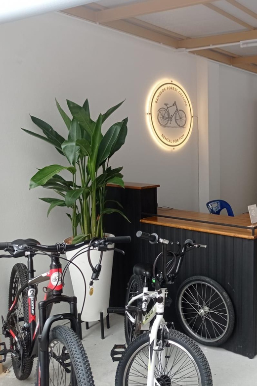 Bangkok Bicycle rental Benjakitti Park - Finding the shop inside Sethiwan Park Condo