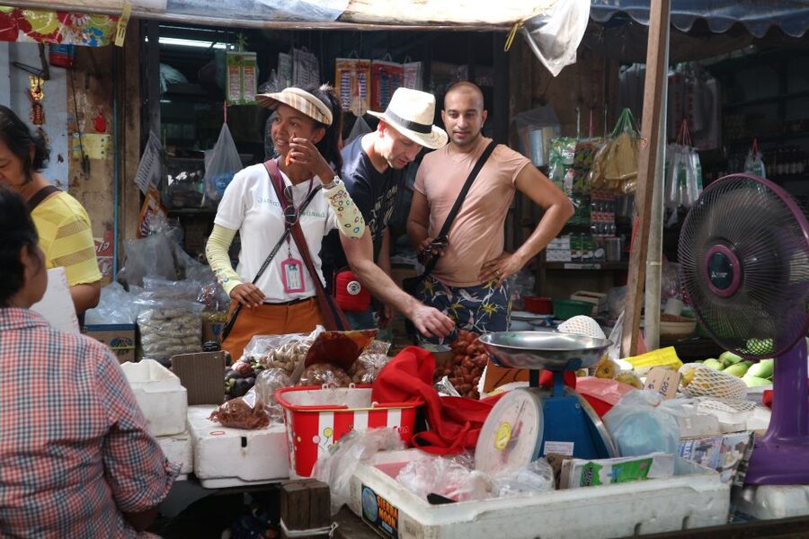 Bangkok: Bike and Canal Boat Tour with Lunch - Wat Pradittharam and the first local market