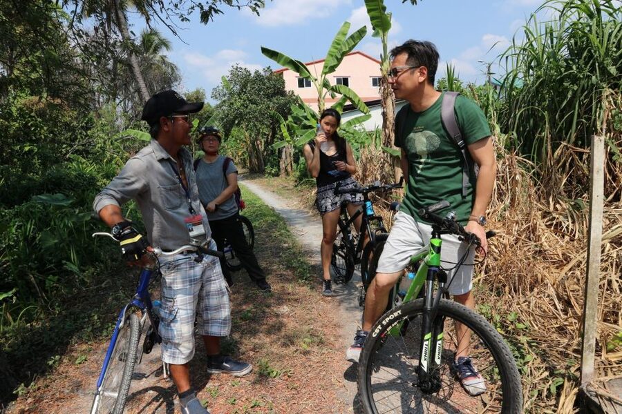 Bangkok: Bike and Canal Boat Tour with Lunch - Wat Paknam and the Big Buddha