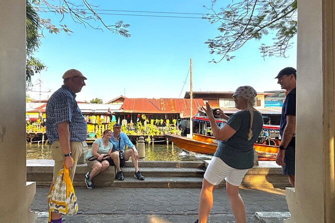 Bangkok: Bike and Longtail Boat Tour with Lunch - Wat Khun Chan: A Striking Temple Stop