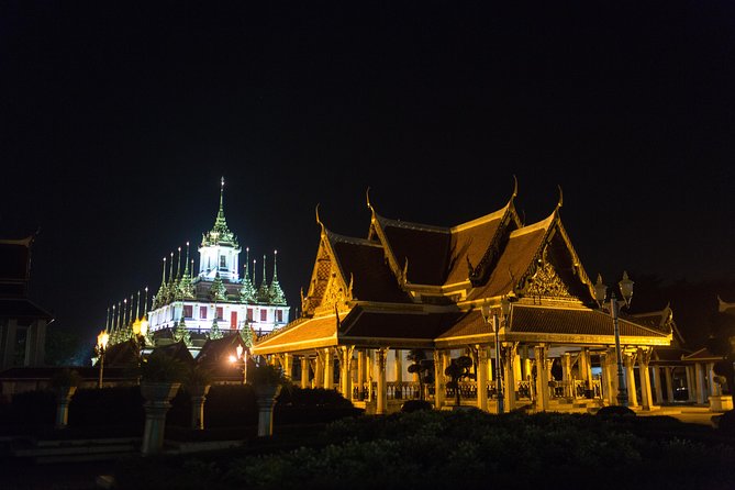 Bangkok by Night: Temples, Markets and Food Tuk-Tuk Tour - Pak Khlong Talat: Bangkok’s Flower Market After Dark