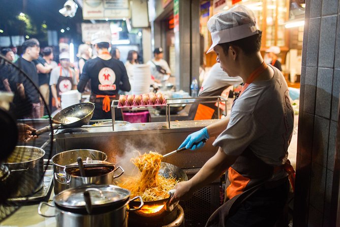Bangkok by Night: Temples, Markets and Food Tuk-Tuk Tour - Dinner in Bangkok, With a Changing Restaurant Choice