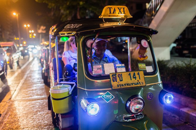 Bangkok by Night: Temples, Markets and Food Tuk-Tuk Tour - Wongwian Yai: Your First Taste of Local Bangkok