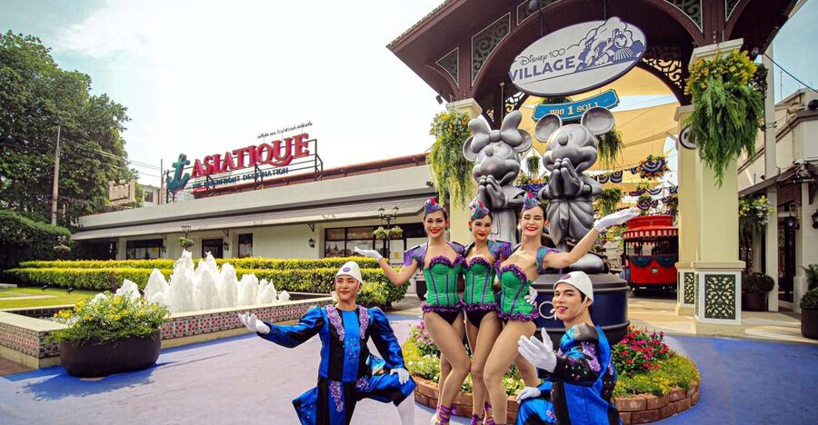 Bangkok: Calypso Cabaret Show with Hotel Transfer - Costumes, comedy, and the show’s changing tone