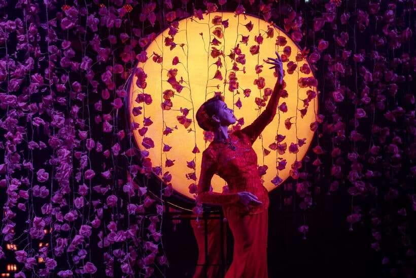 Bangkok: Calypso Cabaret Show with Thai Set Dinner - Dinner first, with Thai flavors and cultural dancing
