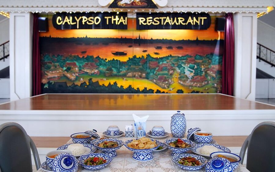 Bangkok: Calypso with Thai Classical Dance - How the performance compares with the setting