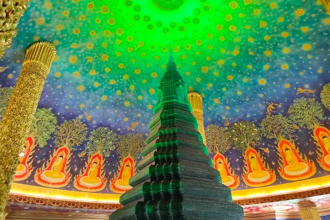 Bangkok Canal Tour: Chaophraya River and Wat Arun - Wat Arun from the river and at the temple