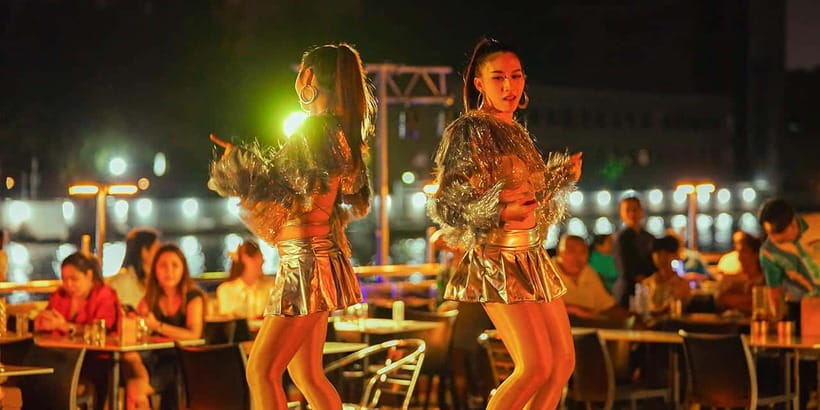 Bangkok: Carnival Dinner Cruise with Free-Flow Beer & Buffet - The Chao Phraya route and its landmarks