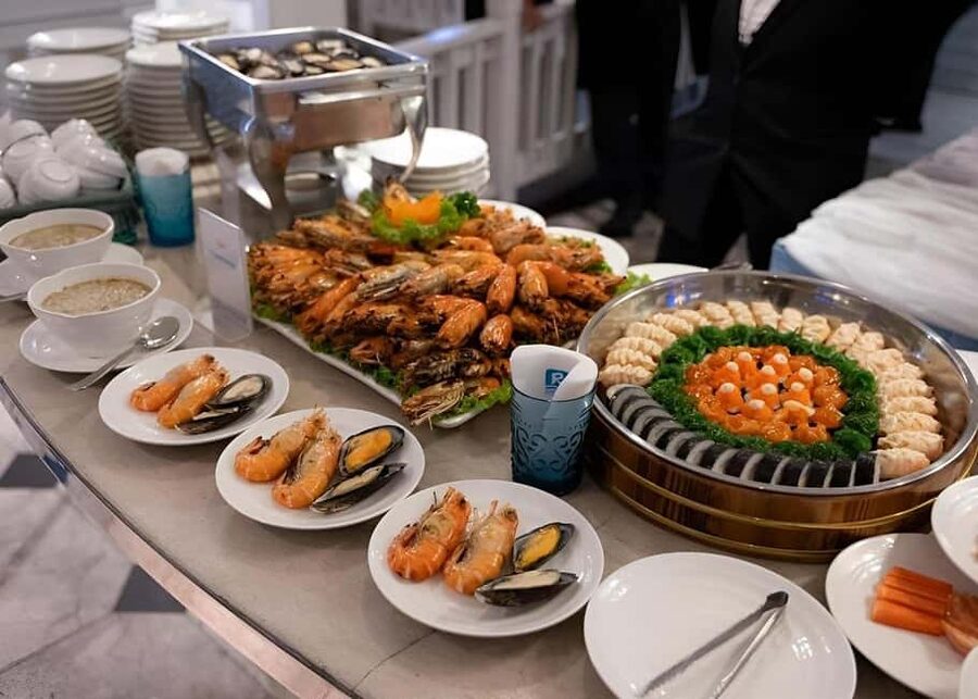 Bangkok: Carnival Dinner Cruise with Free-Flow Beer & Buffet - Practical tips for a better evening