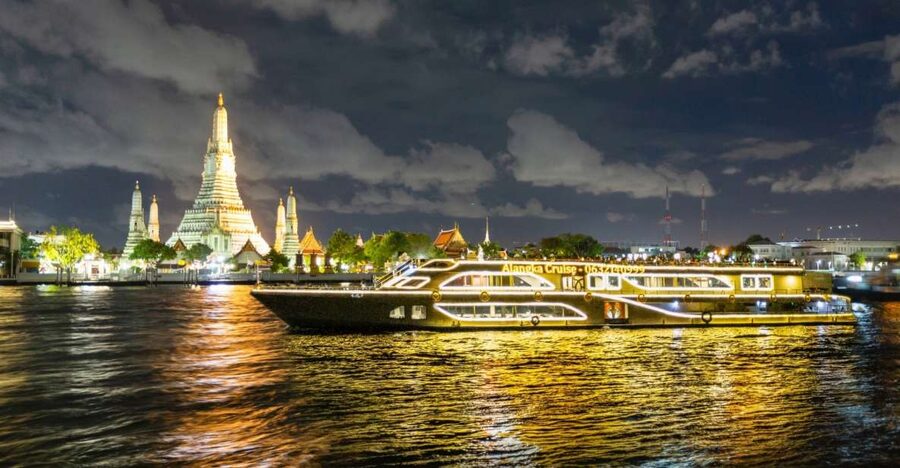 Bangkok: Chao Phraya Alangka Cruise at Icon Siam - What the Alangka Cruise feels like