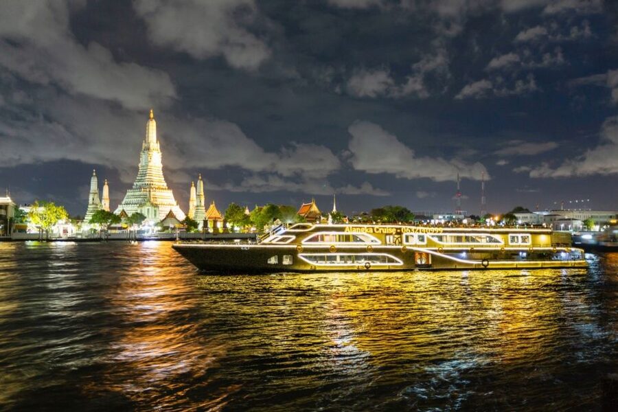 Bangkok: Chao Phraya Alangka Cruise at Icon Siam - Who will get the most from this cruise