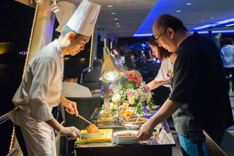 Bangkok: Chao Phraya Princess Dinner Cruise Ticket - Why a Bangkok river cruise works so well