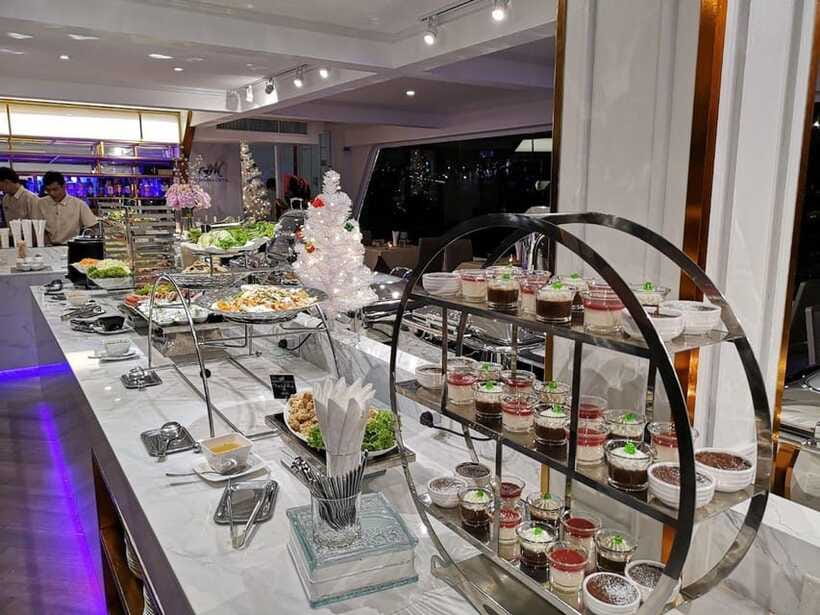 Bangkok: Chao Phraya River Meridian Cruise with Buffet - The Grand Palace from the river