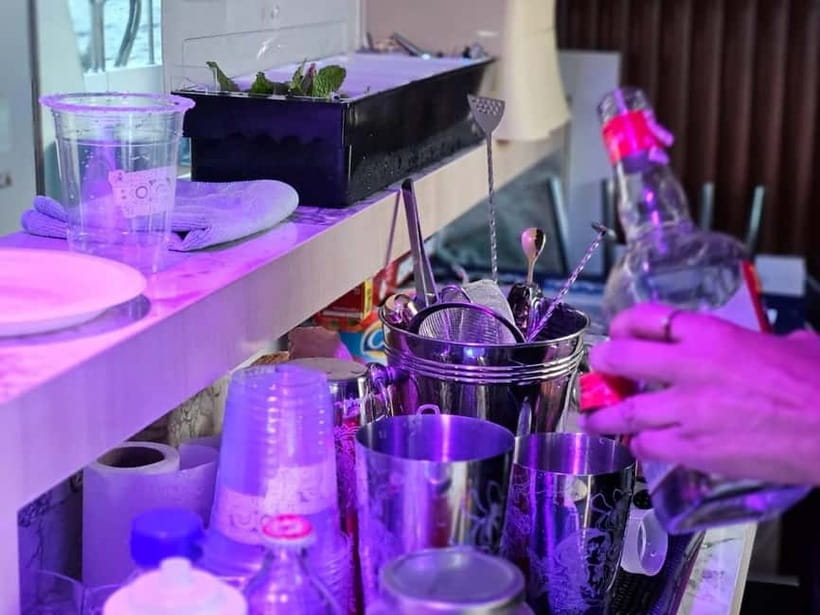 Bangkok : Chaophraya Booze Cruise – Drinks Onboard - What is included, and what is not