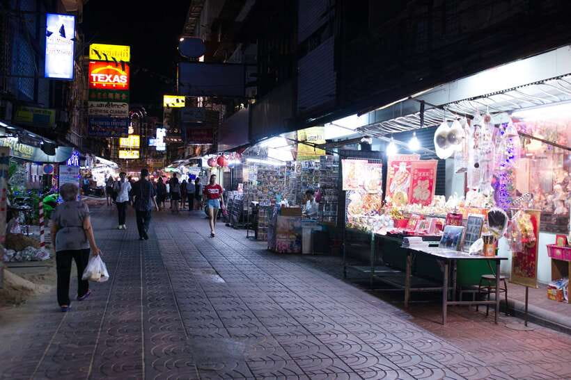 Bangkok: Chinatown Night Food Tour - Chinatown stories between the bites