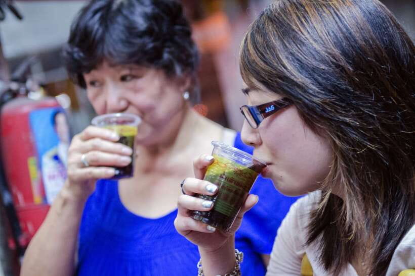 Bangkok: Chinatown Night Food Tour - Dessert arrives after you think you are finished