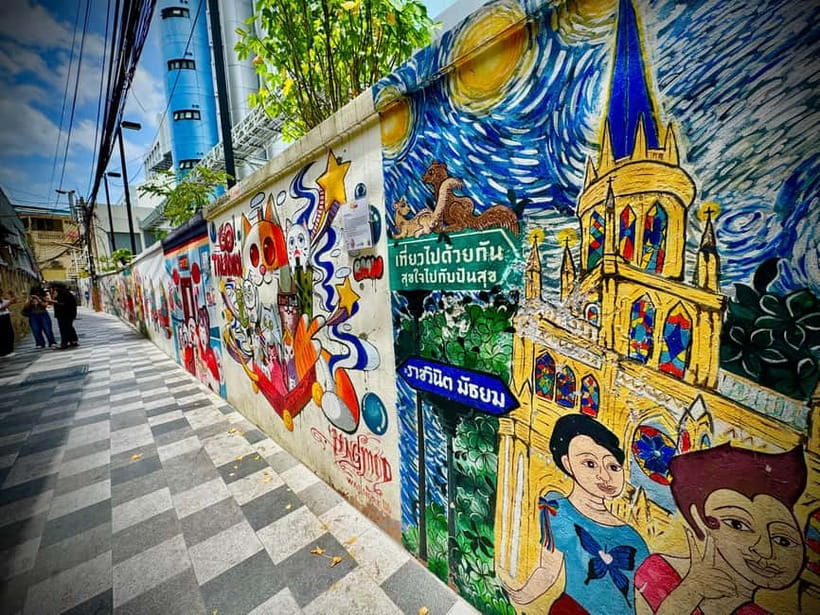 Bangkok: Chinatown & Taladnoi Street Art Guided Walking Tour - Tian Fah Foundation Hospital and the Golden Buddha story