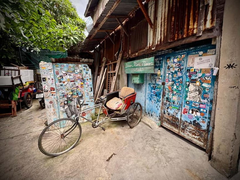 Bangkok: Chinatown & Taladnoi Street Art Guided Walking Tour - Community museum, street art, and small shrines