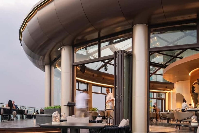 Bangkok: Cielo Sky Bar & Restaurant Rooftop - Service, Decor, and Overall Atmosphere