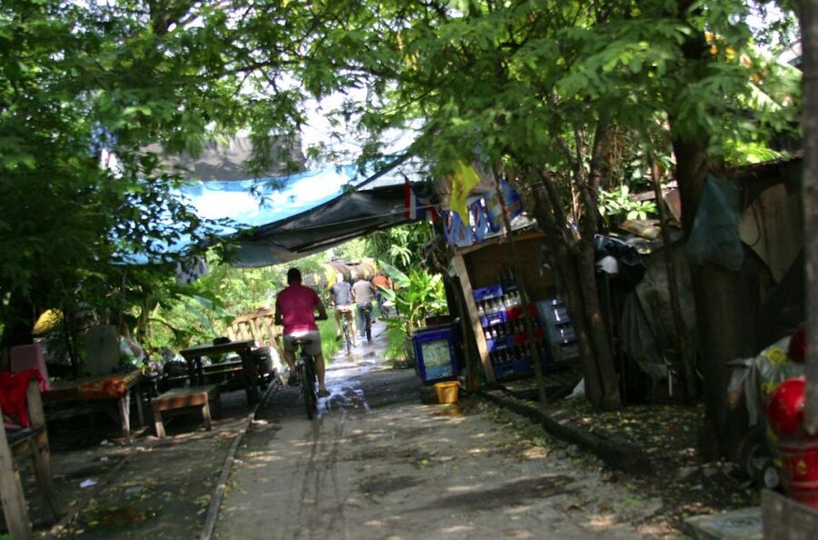 Bangkok: City Culture half-day Bike Tour - Why this bike tour shows a more useful Bangkok