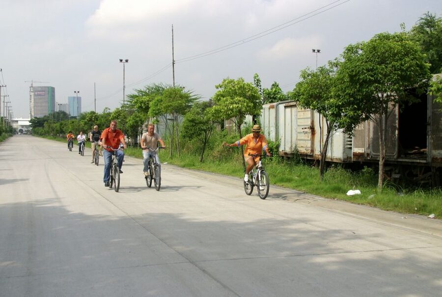 Bangkok: City Culture half-day Bike Tour - Riding beside Bangkok’s train graveyard