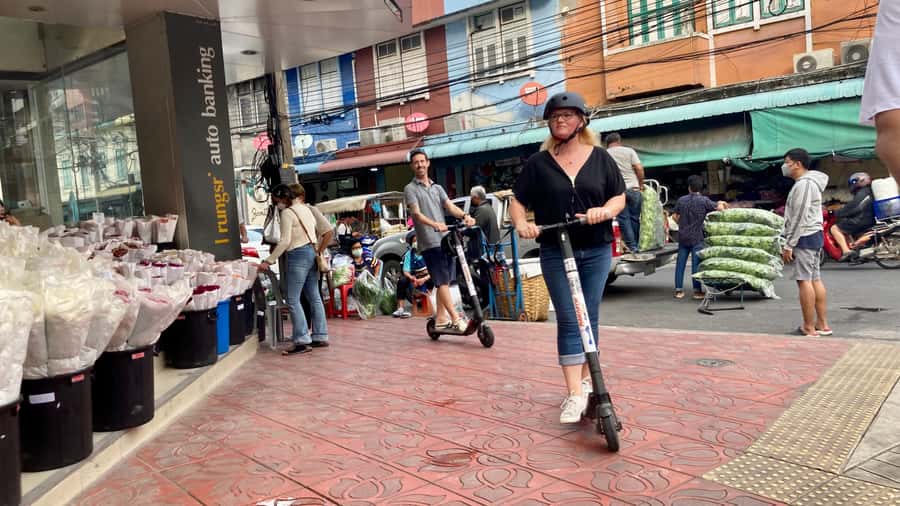 Bangkok: City Highlights Electric Scooter Tour - Why an electric scooter makes sense in Bangkok’s Old City
