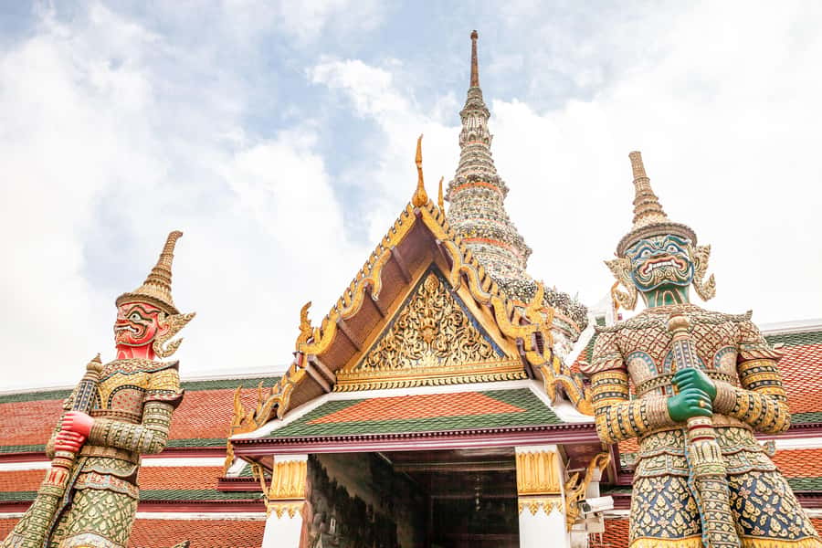 Bangkok: City Highlights Temple and Market Walking Tour - Why this Bangkok temple tour works