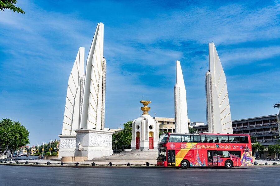 Bangkok: City Sightseeing Hop-On Hop-Off Bus Tour - The Red Line: central Pattaya, temples, and evening entertainment