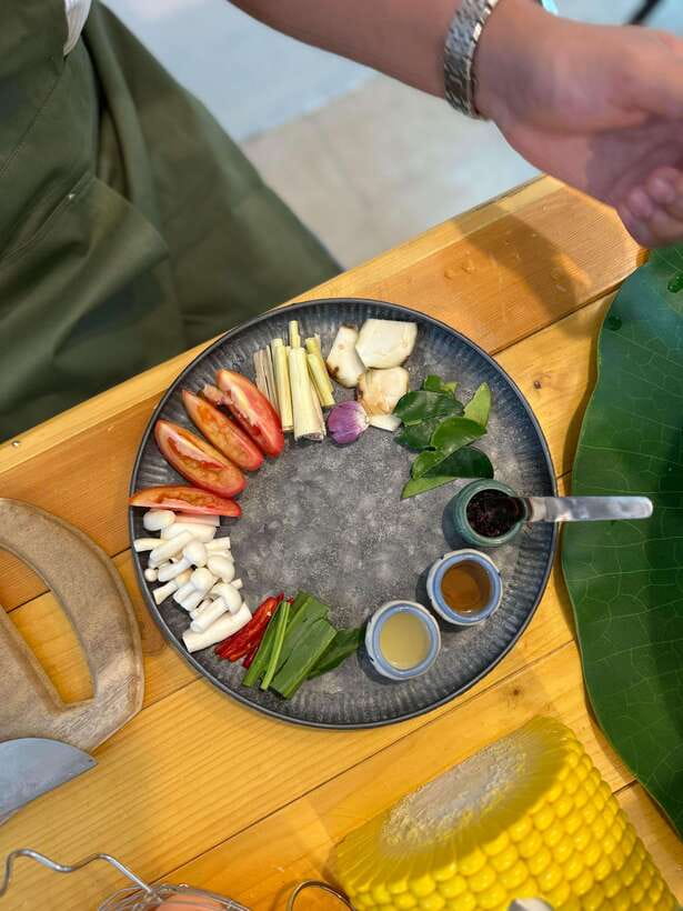 Bangkok Cooking Class : Traditional Thai dishes&Market Trip - The teaching style is friendly and practical