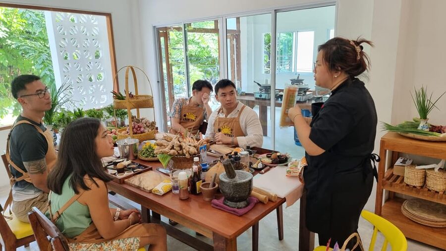 Bangkok: Cooking Class + Tuk Tuk Ride + Market Tour - Why the teaching gets such strong praise