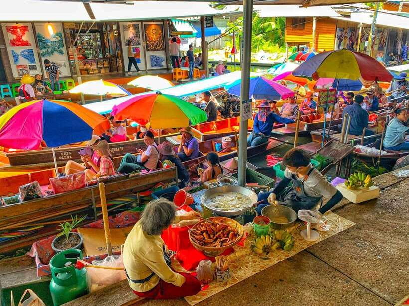 Bangkok: Damnoen Saduak and Mae Klong Train Markets - Twenty minutes on the market canals