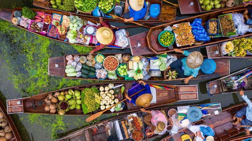 Bangkok: Damnoen Saduak and Train Market with Boat Ride - Starting at CentralWorld and getting on the road