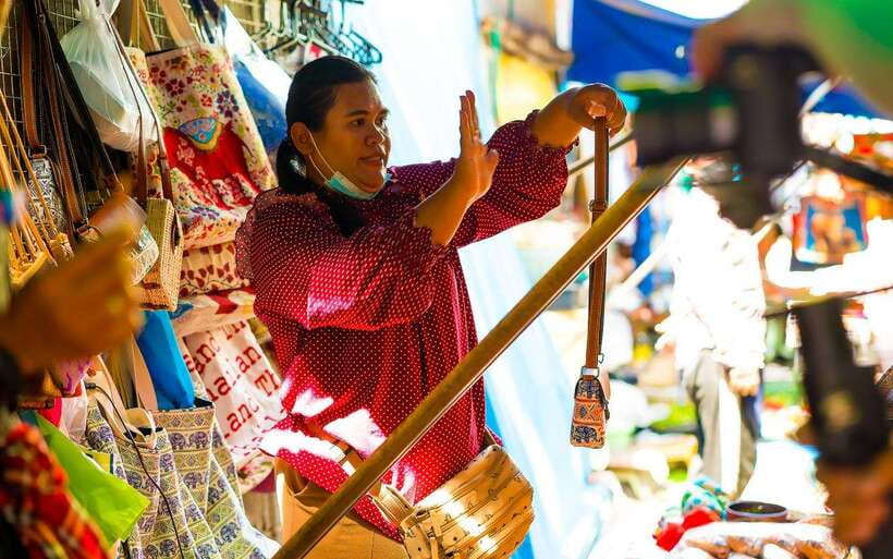 Bangkok: Damnoen Saduak and Train Market with Boat Ride - Maeklong Railway Market and the famous train passage