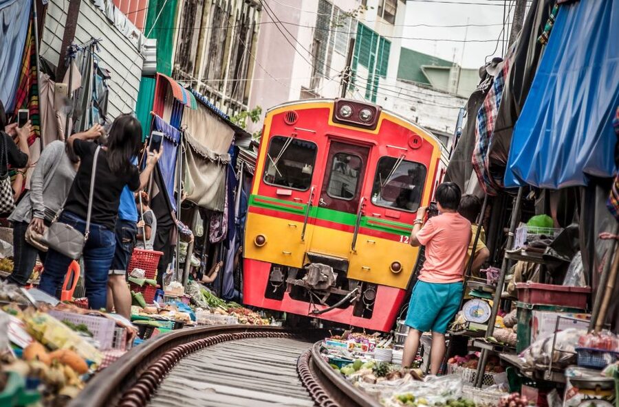 Bangkok: Damnoen Saduak, Train Market & Mahanakhon Day Trip - Who should book this experience?