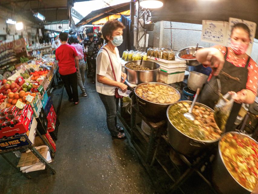 Bangkok: Discover a Taste of Chinatown – 2 Hr Walking Tour - Group size and the chance of a private-style walk