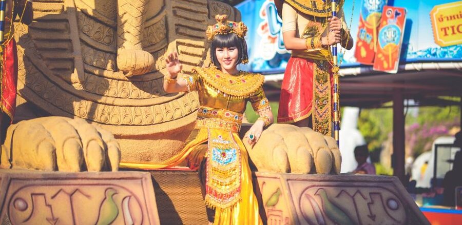 Bangkok: Dream World Entrance Ticket - Getting Oriented in Four Park Zones