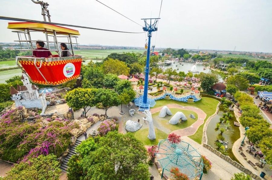 Bangkok: Dream World Entrance Ticket - Dream World Plaza and the Cartoon Parade