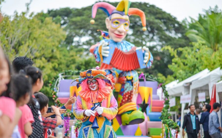 Bangkok: Dream World Entrance Ticket - Snow Town Is the Park’s Strangest and Coolest Stop