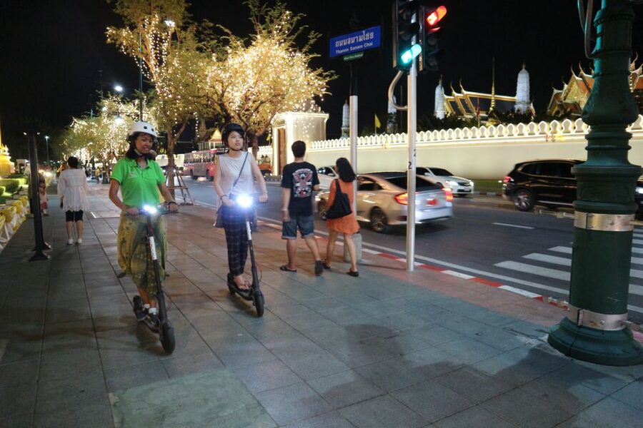 Bangkok: E-Scooter Night Tour with Local Street Food - Safety, traffic, and riding comfort