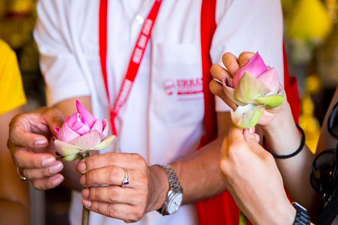 Bangkok Electric Tuk Tuk: Thonburi, Wang Lang & Food Tour - Wang Lang Market brings the food