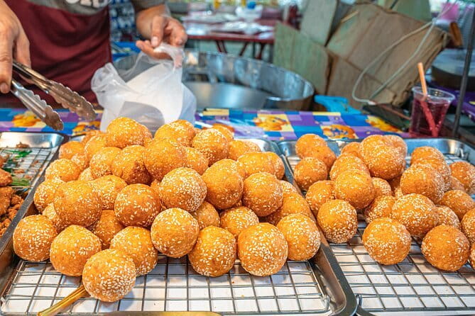 Bangkok Evening Food Tour by Tuktuk - Mahanak Market: Street Food With a Local Rhythm
