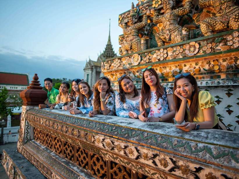 Bangkok: Evening Tour with Wat Arun, Wat Pho & Tuk Tuk Ride - The 30-minute tuk-tuk ride to Yaowarat