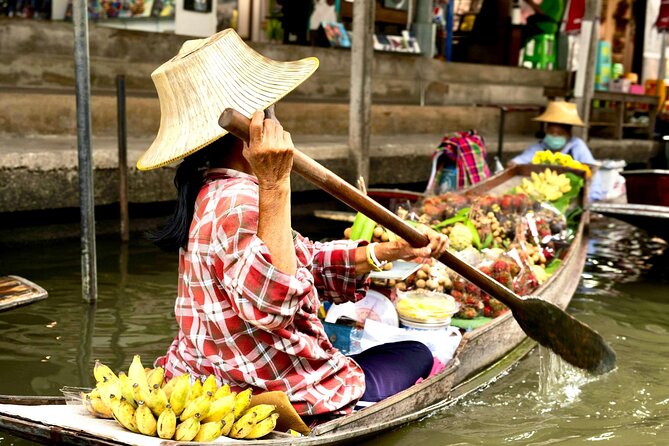 Bangkok: Floating Market and Train Market Experience - Cruising the canals to Damnoen Saduak
