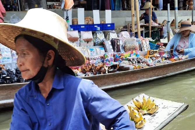 Bangkok: Floating Market and Train Tour with Guide in Spanish and English - Getting Back To Bangkok
