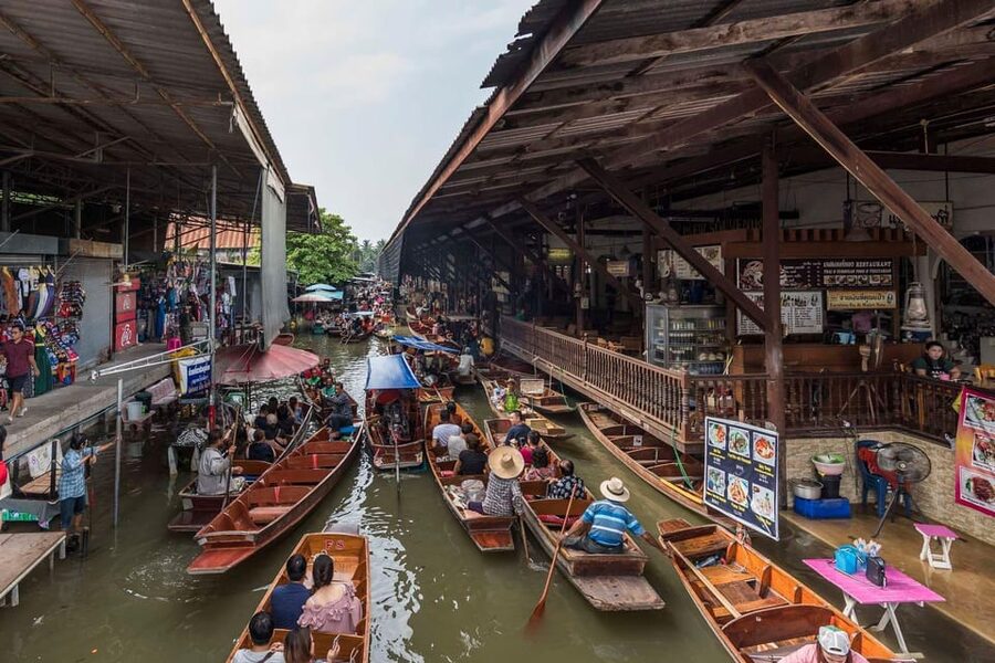 Bangkok: Floating Market & Maeklong Markets Private Transfer - Who will enjoy this market day most?