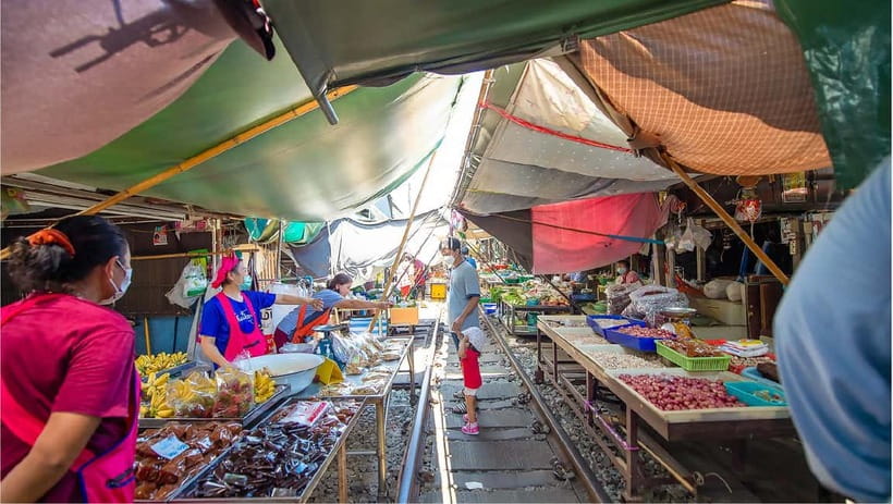 Bangkok: Floating Market, Phra Pathom Pagoda & Cafes Tour - After the Rain Coffee & Gallery in a garden setting