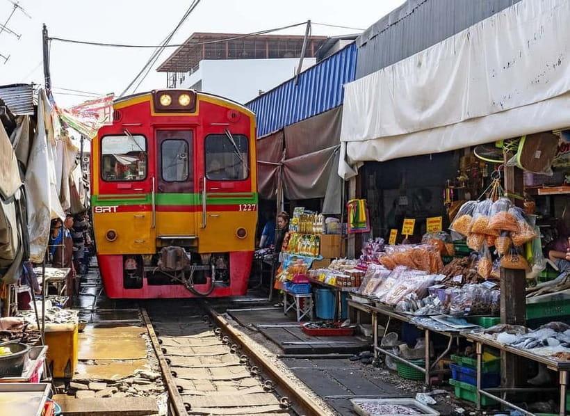 Bangkok: Floating Market & Railway Market with Hotel Pick Up - The 8:00 AM hotel pickup from Bangkok